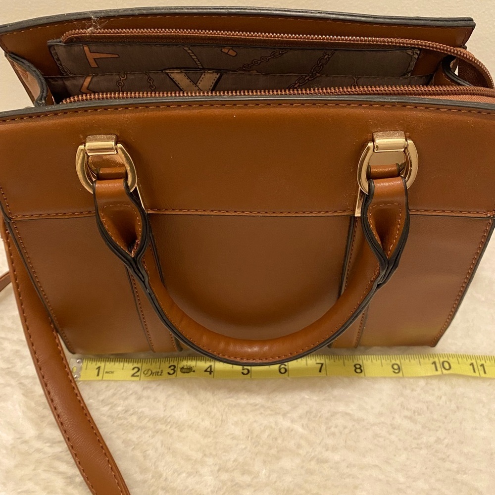 Cute Mid-size Tan Faux Leather Handbag - EUC